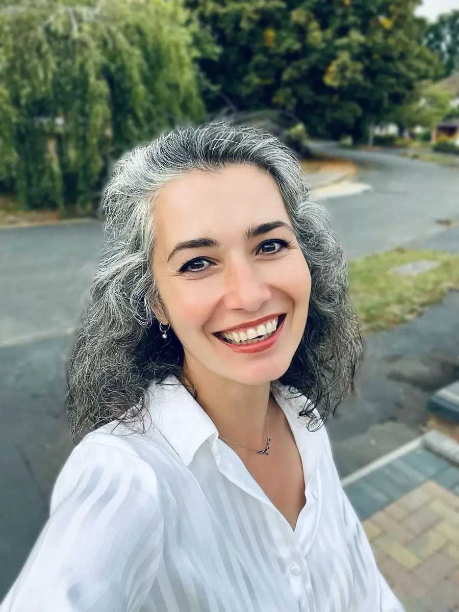 Veronica — Hypnotherapist, Holistic Coach & Former Neurologist
